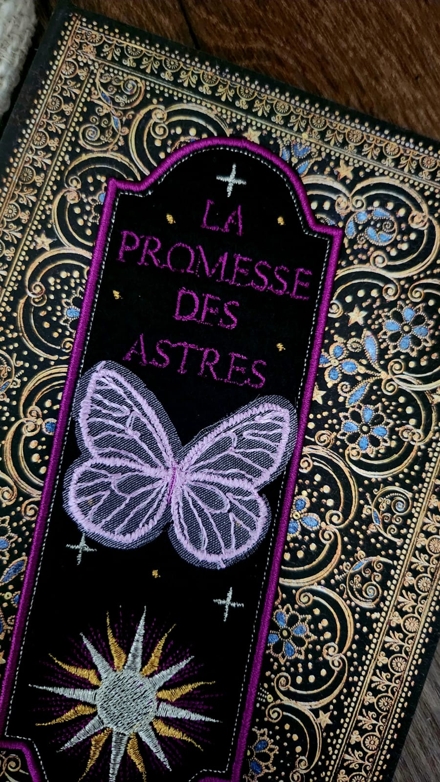Marque-pages brodé La Promesse des Astres